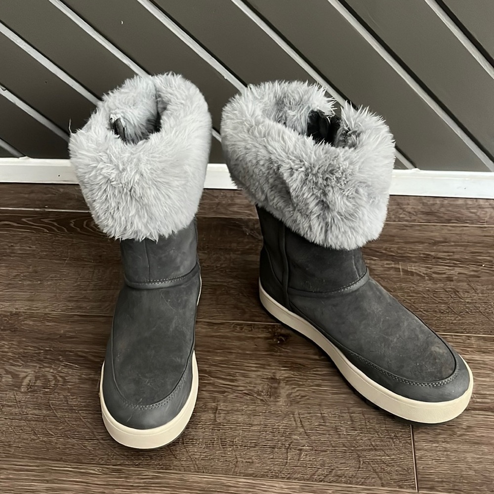 Kookaburra Boots by UGG
